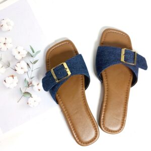 flat slippers