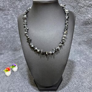 black chipstone necklace