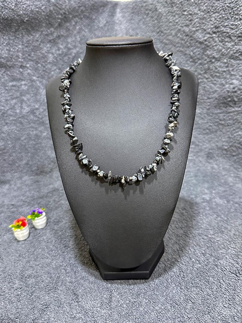 black chipstone necklace