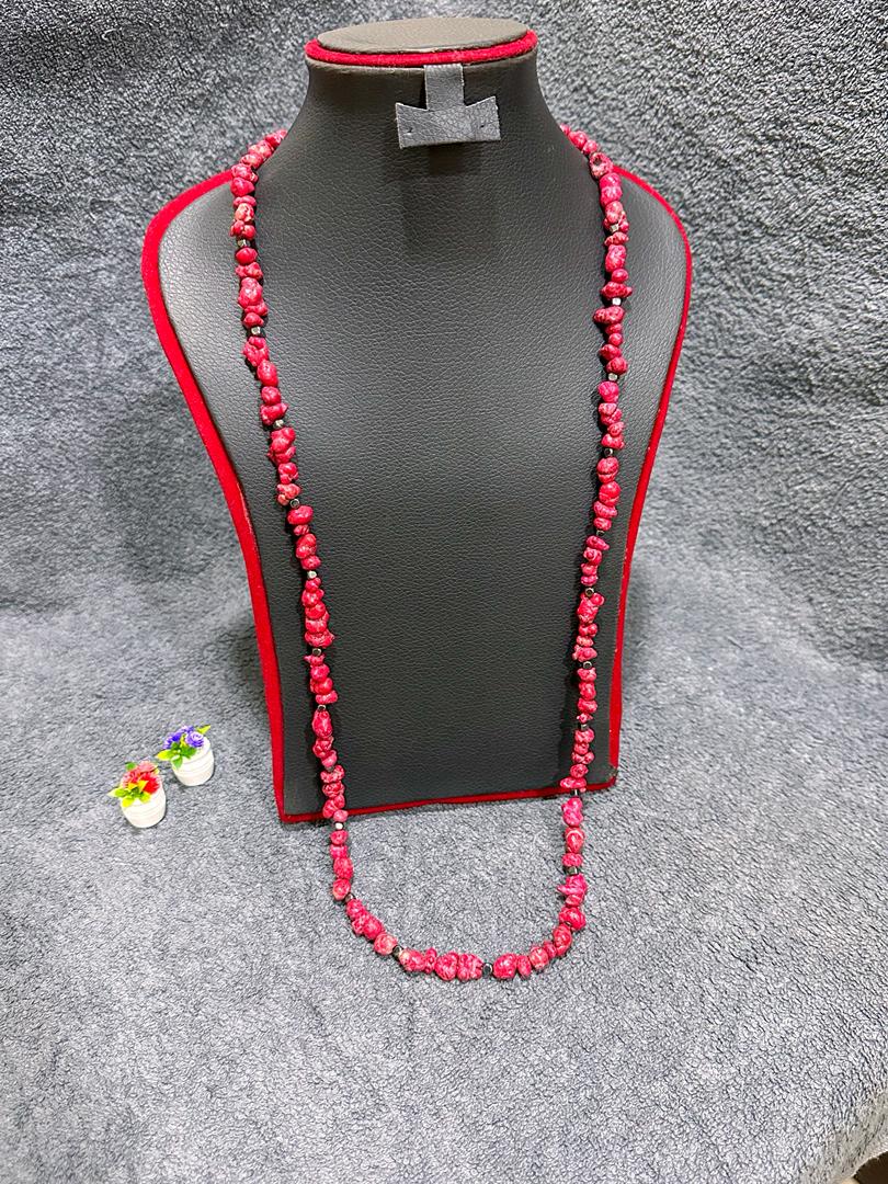 Red Cut Long Chipstone Necklace - Image 2